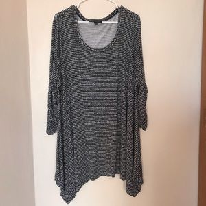 Context shark bite tunic